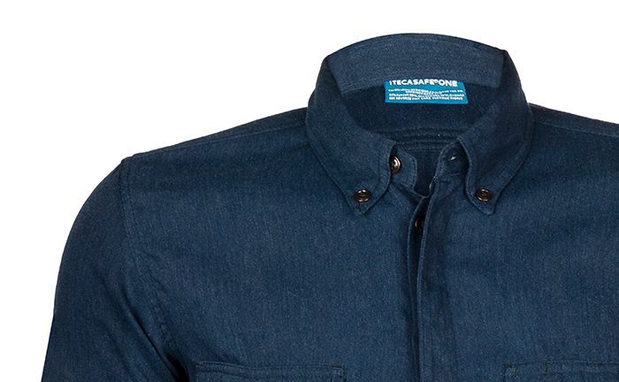 Imagen del detalle del cuello de una camisa confeccionada por Confortline