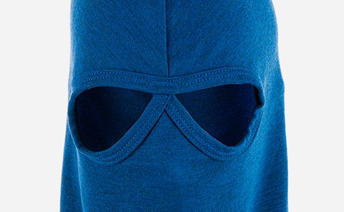 Imagen del detalle del cuello de una balaclava confeccionada por Confortline