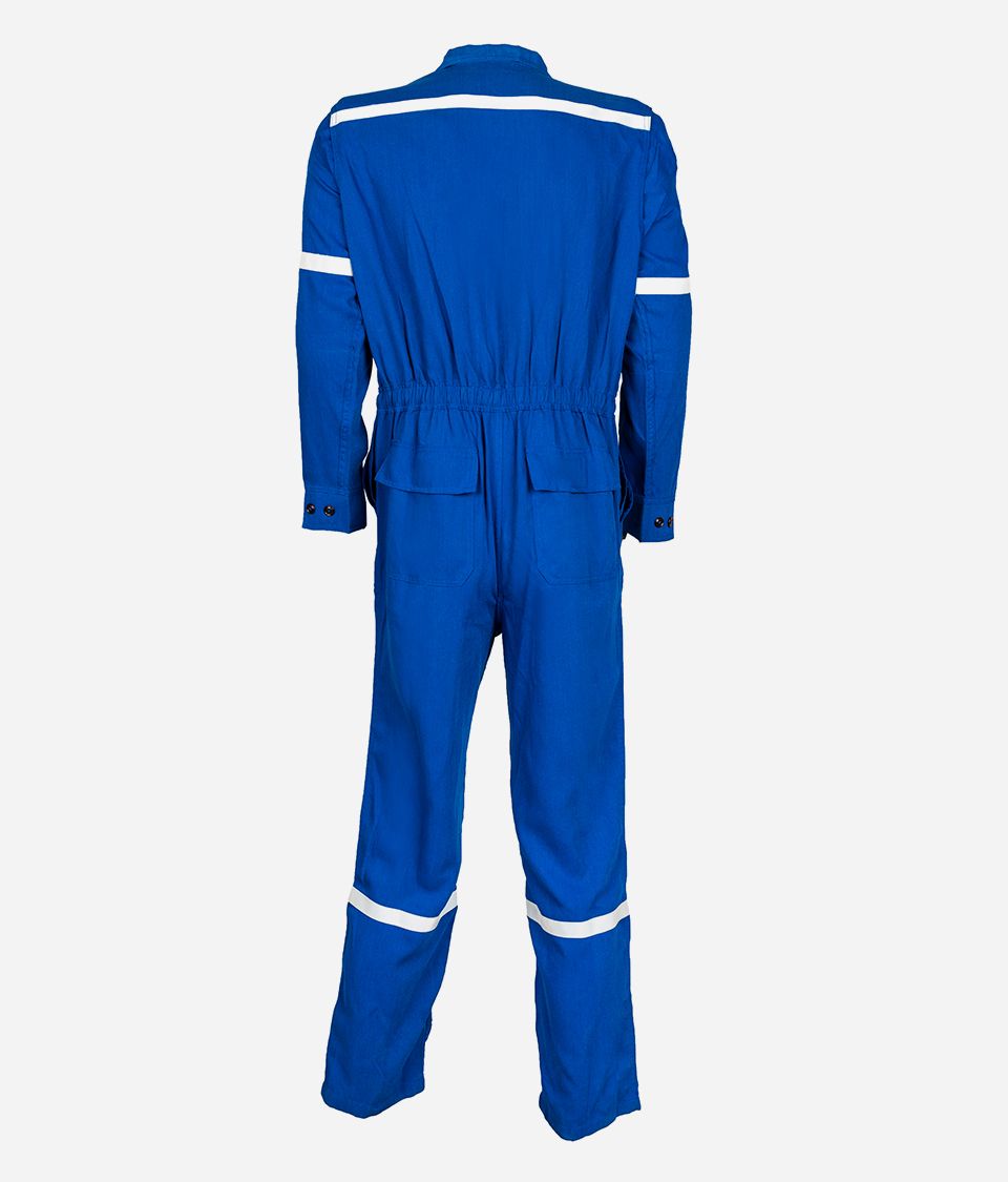 Imagen trasera de un overol azul confeccionando por Confortline