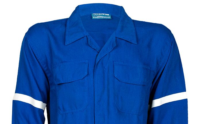 Imagen del detalle del cuello de un overol confeccionando por Confortline