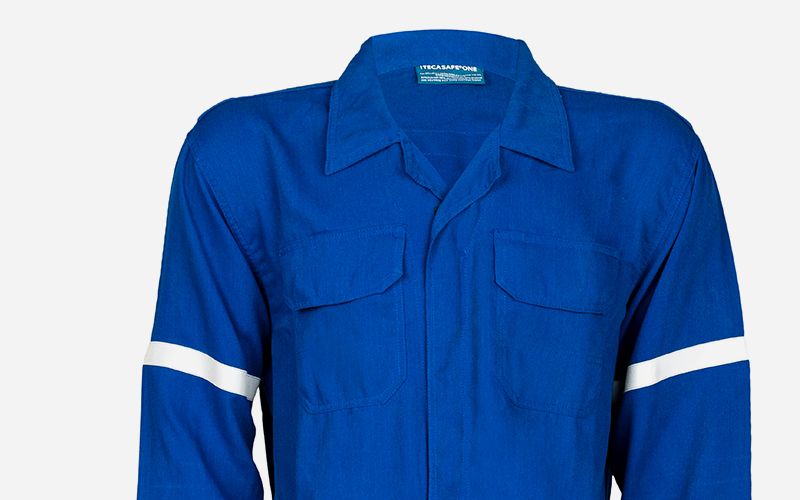 Imagen de una persona usando el overol de Confortline