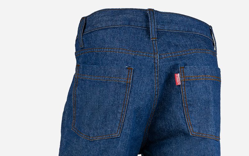 Imagen de una persona usando el pantalón de Confortline